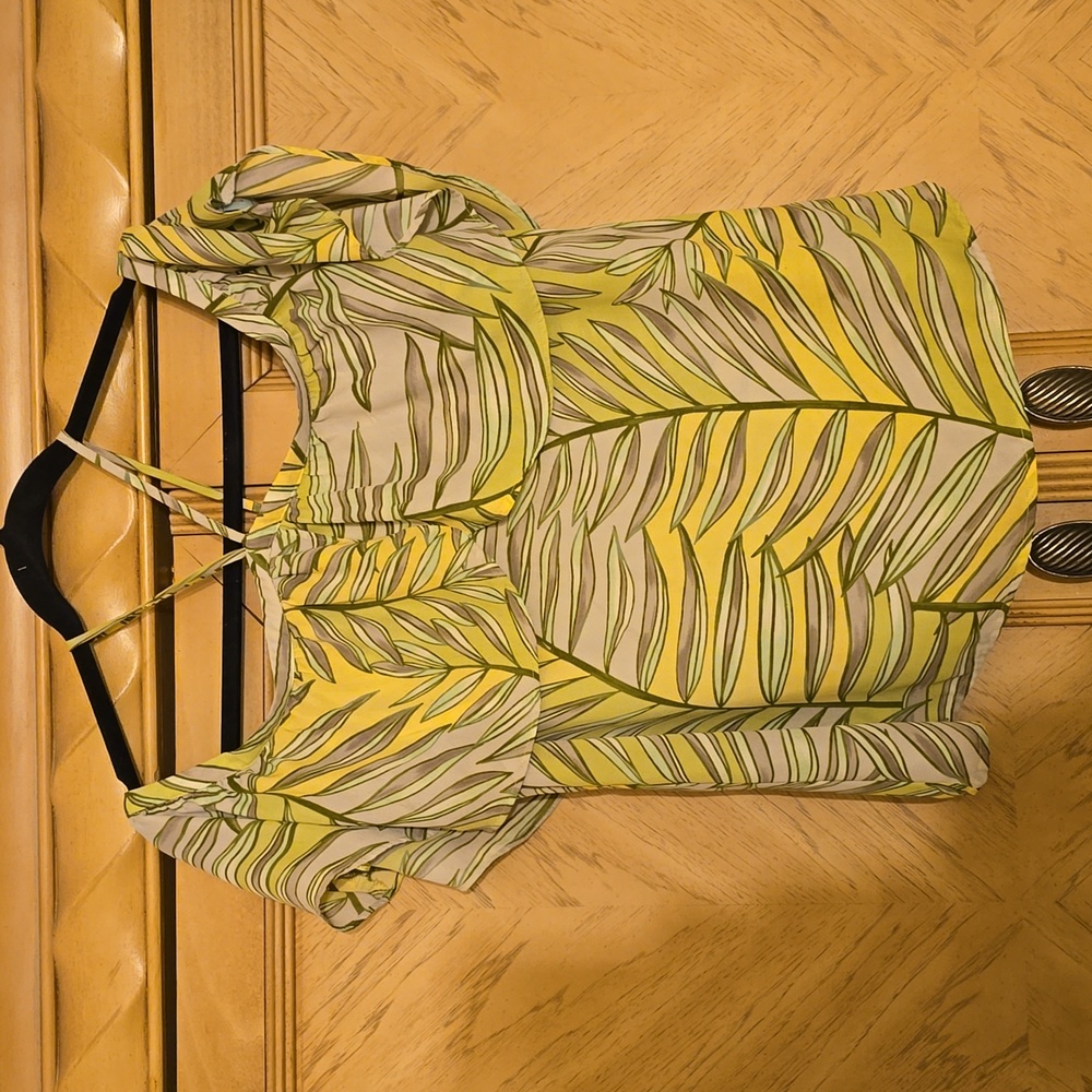 Apt. 9 Tropical print halter style cold shoulder top - Picture 2 of 8